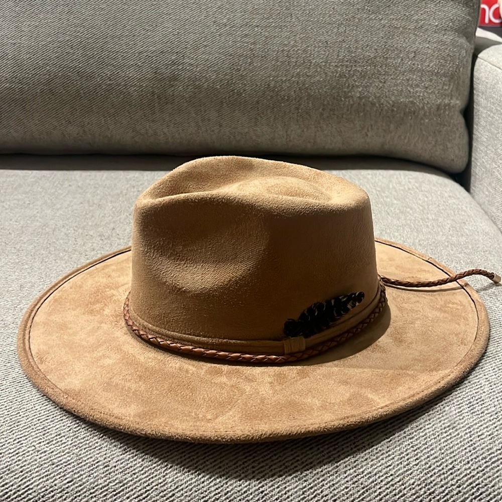 The modern cactus co Medium camel hat